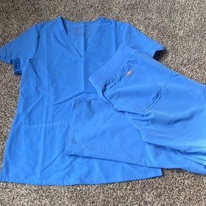 NWOT FIGS ceil blue set—Livingston bottoms M casma top S